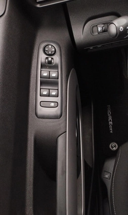 Toyota Proace City Verso cena 159500 przebieg: 4, rok produkcji 2023 z Trzciel małe 352